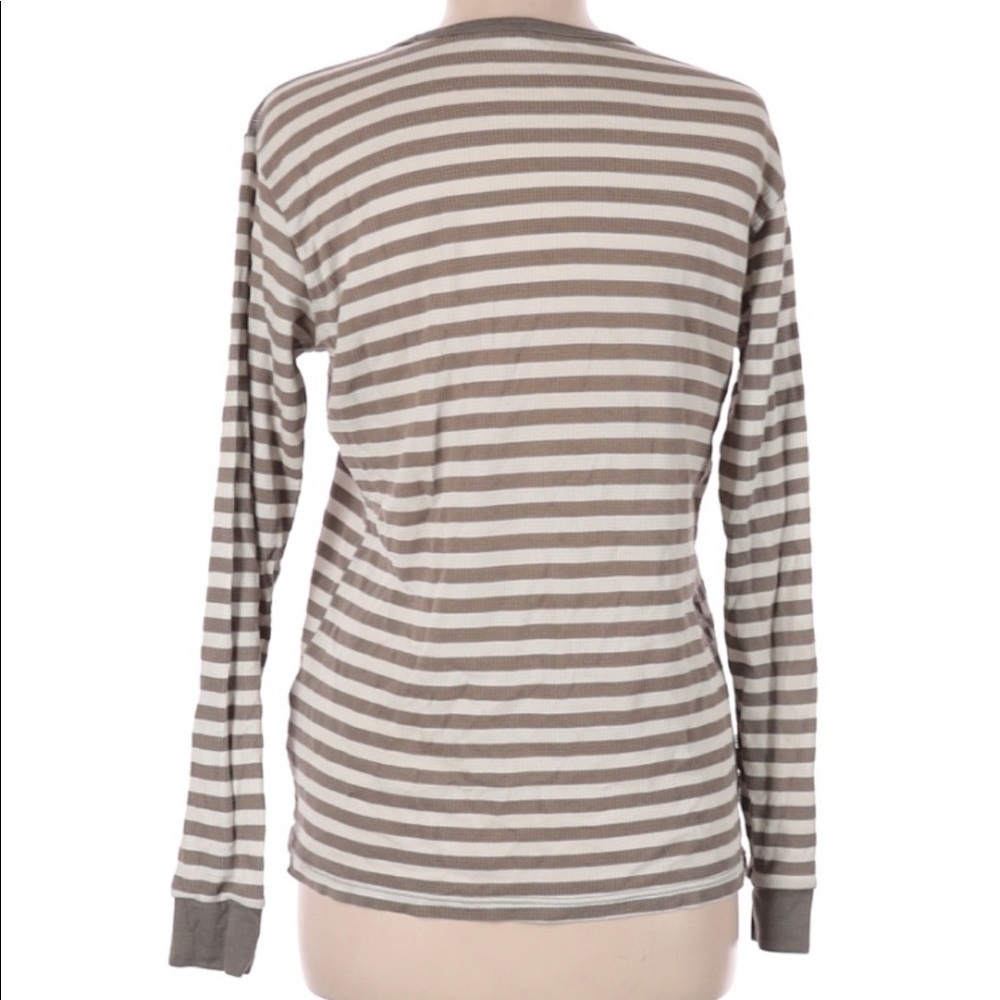 𝅺uniqlo LS top - Picture 2 of 3